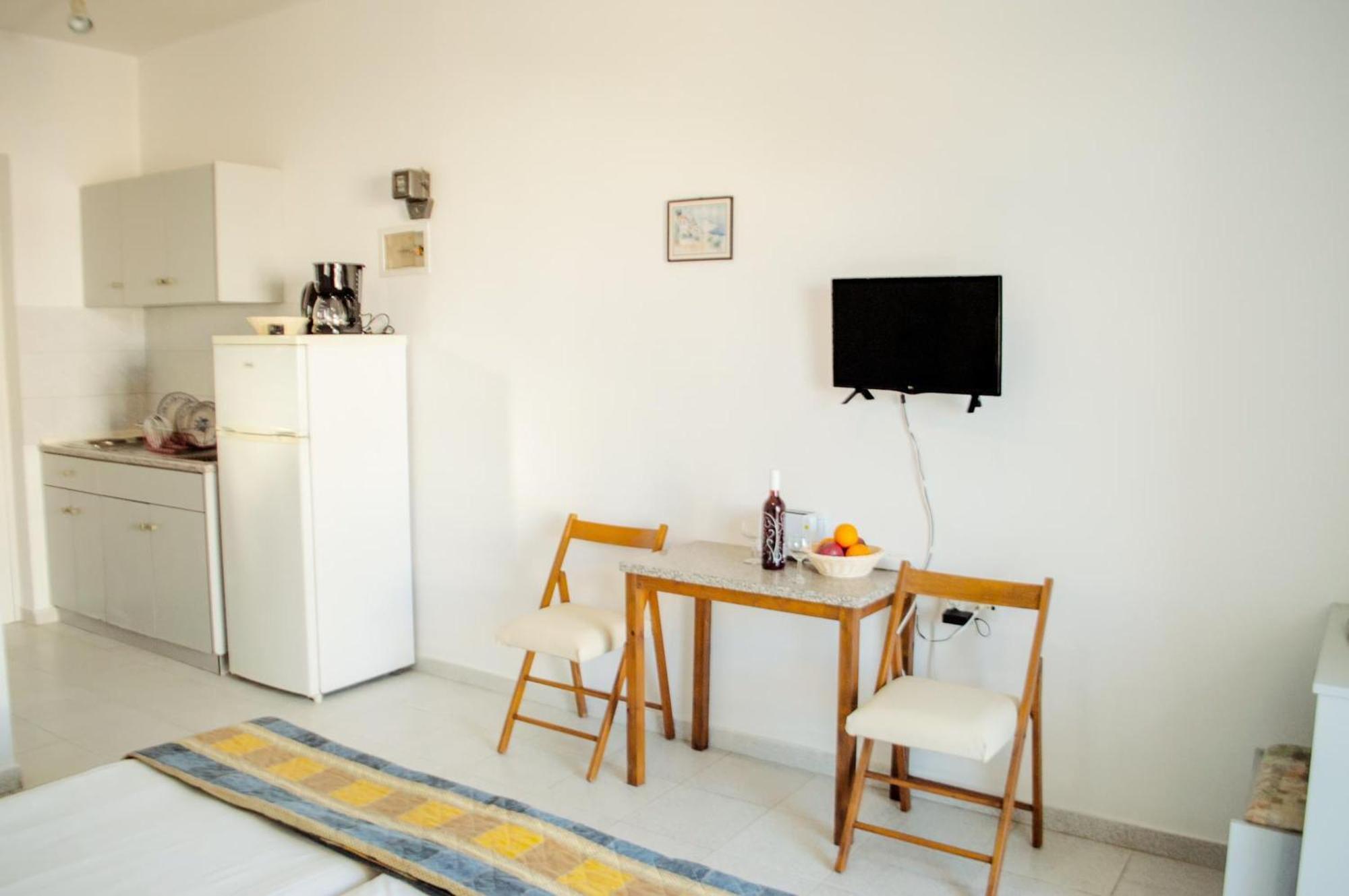 Lefteris Apartments In 伊利索斯 外观 照片