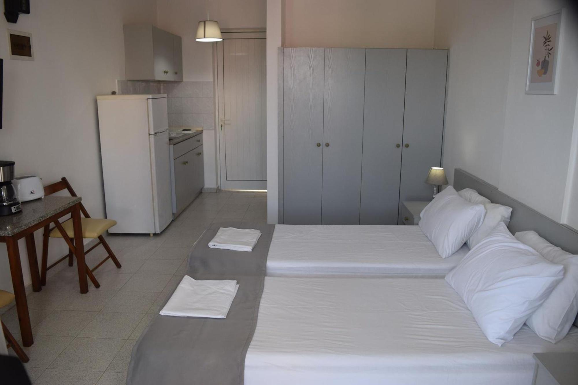 Lefteris Apartments In 伊利索斯 外观 照片